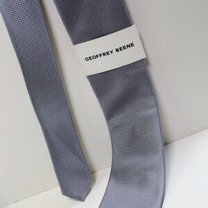 Geoffrey Beene GBGB Silver Gray Silk Tie Charity Collection
